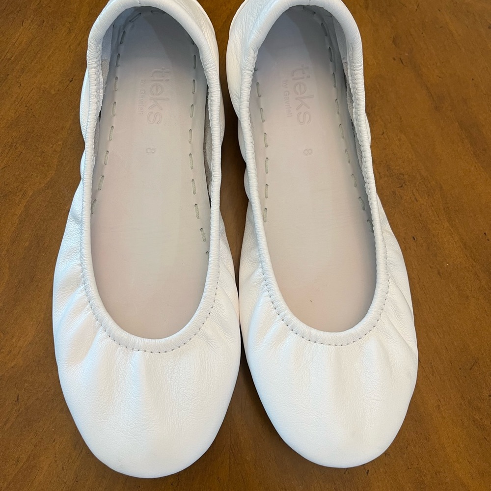 Tieks White Lotus, size 8